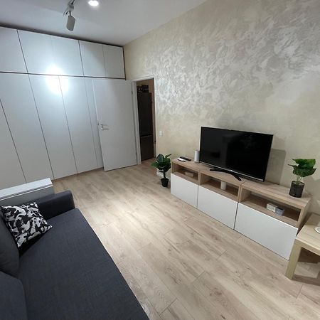 Radium Luxury Apartment Palace Boekarest Buitenkant foto